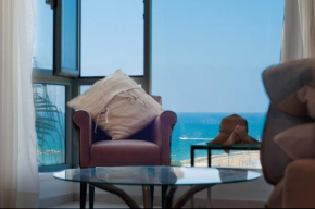 Bright and Charming 1BR Apt w Sea Views Near Shore with Shelter by Sea N' Rent